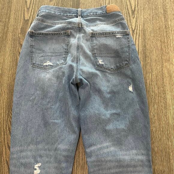 American Eagle Mom Jeans High Rise Distressed Denim Medium Wash Blue Size 6 - Picture 12 of 12